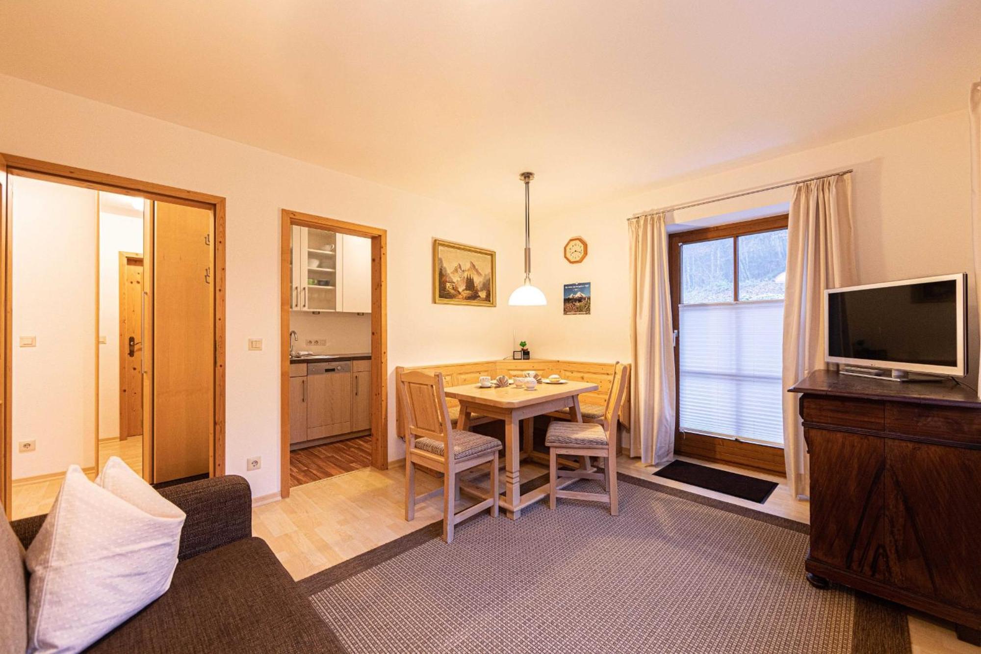 Ferienwohnung Waldblick - Freundlich Eingerichtete Ferienwohnung Berchtesgaden Luaran gambar